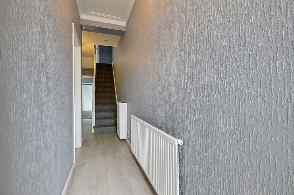 Property photo 3 of 17 Picture No. 02