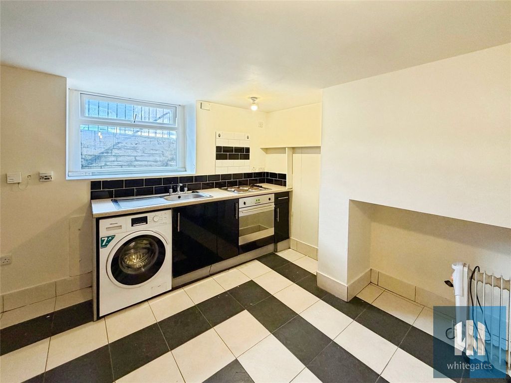 Property photo 2 of 11 Picture No. 16