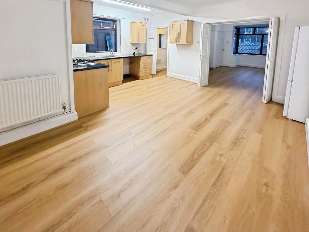 Property photo 2 of 11 Picture No. 03