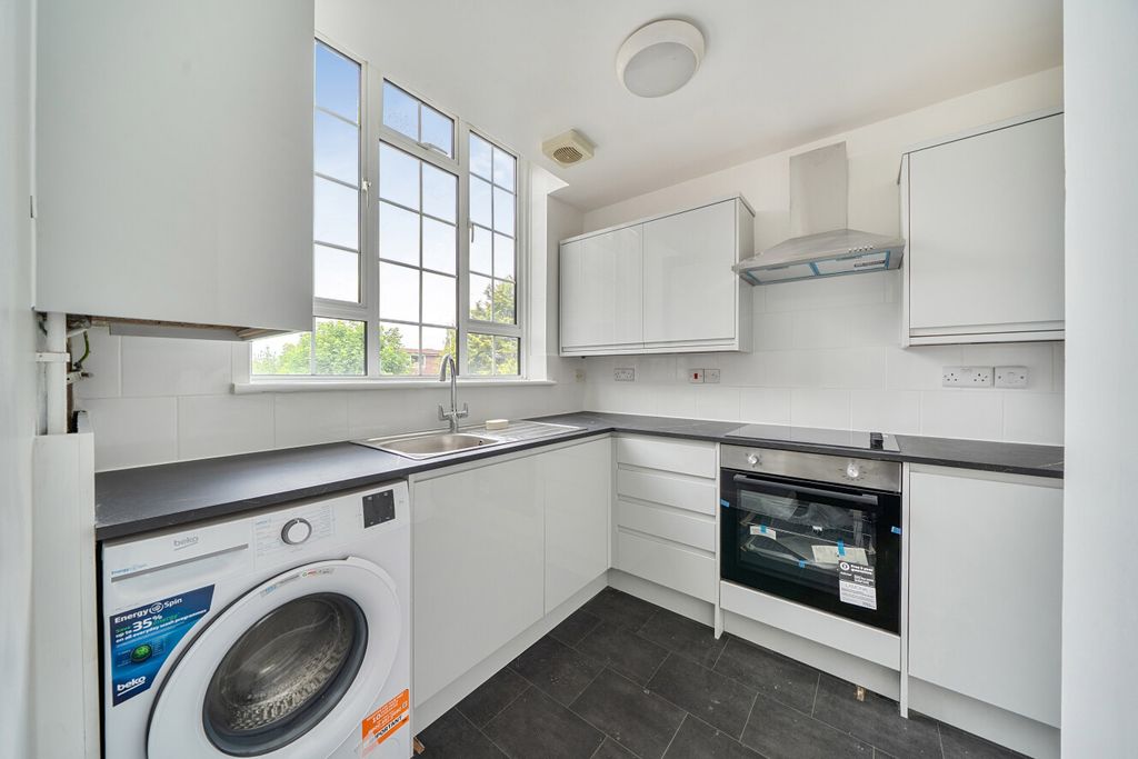 Property photo 2 of 7 1478338-1-6A2946A...