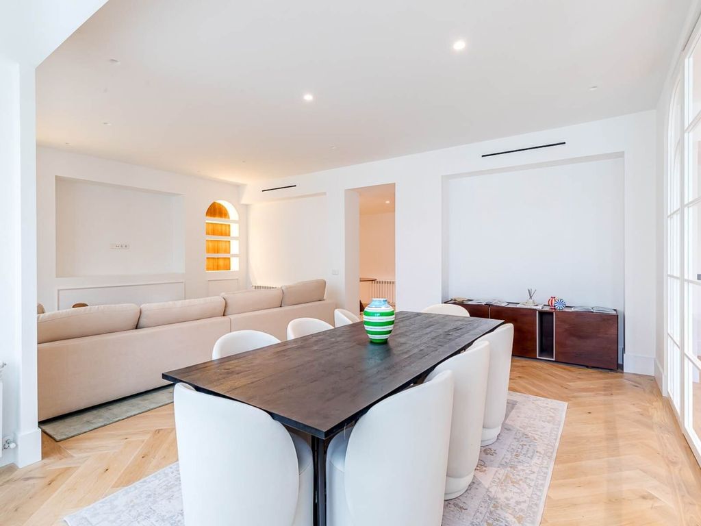 Property photo 1 of 59