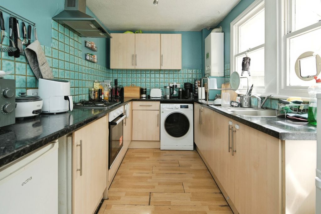 Property photo 3 of 11 Pbox-Img.Jpg