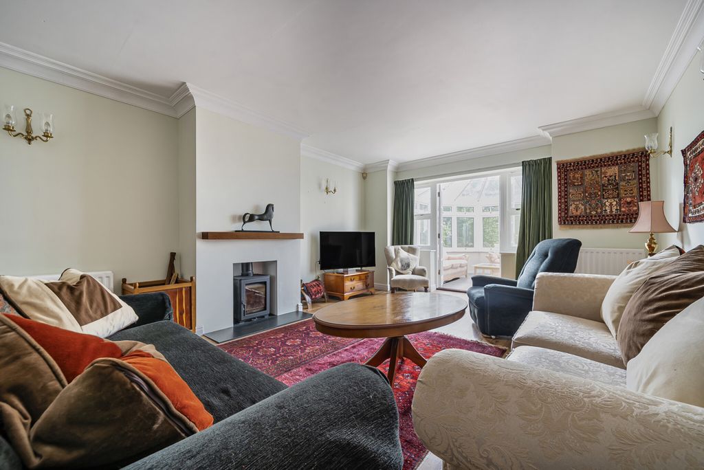 Property photo 2 of 39 1299942-16-6839Fd...