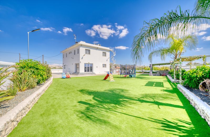 Property photo 3 of 36 Rear Garden