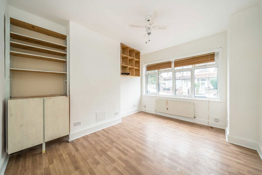 Property photo 3 of 7