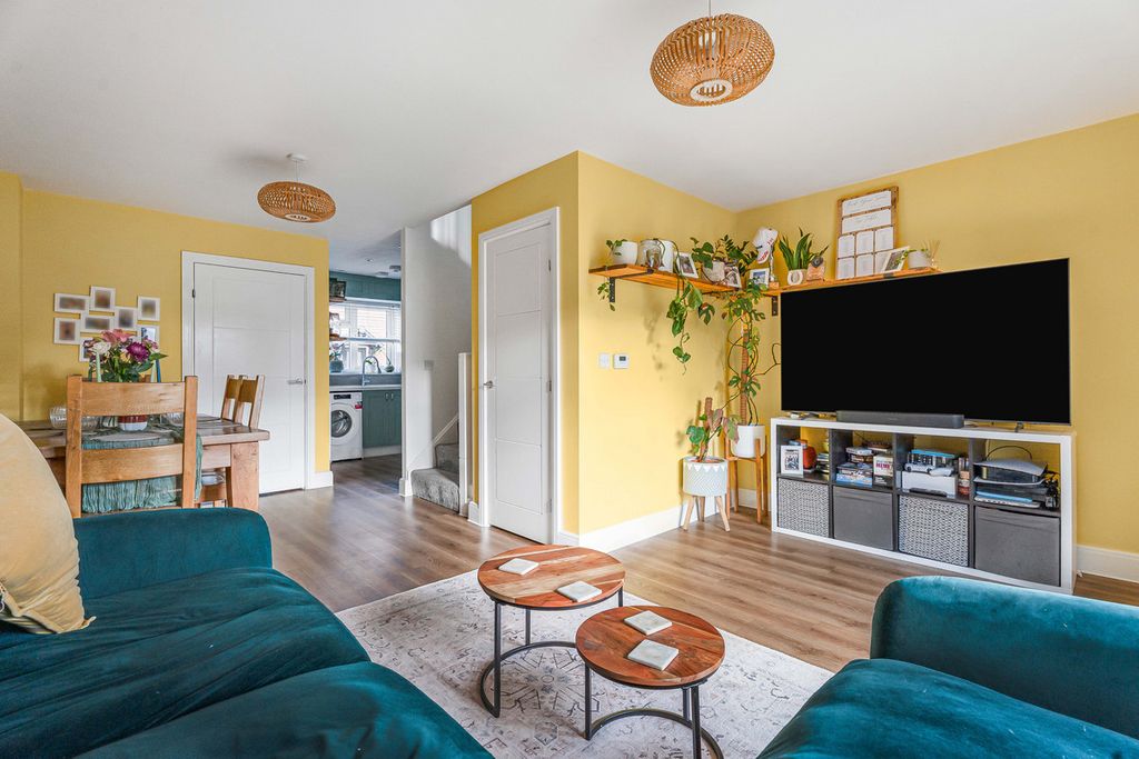 Property photo 2 of 20