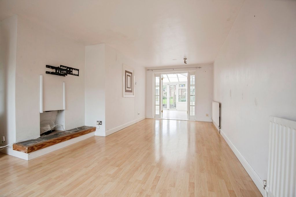 Property photo 2 of 20 Pbox-Img.Jpg