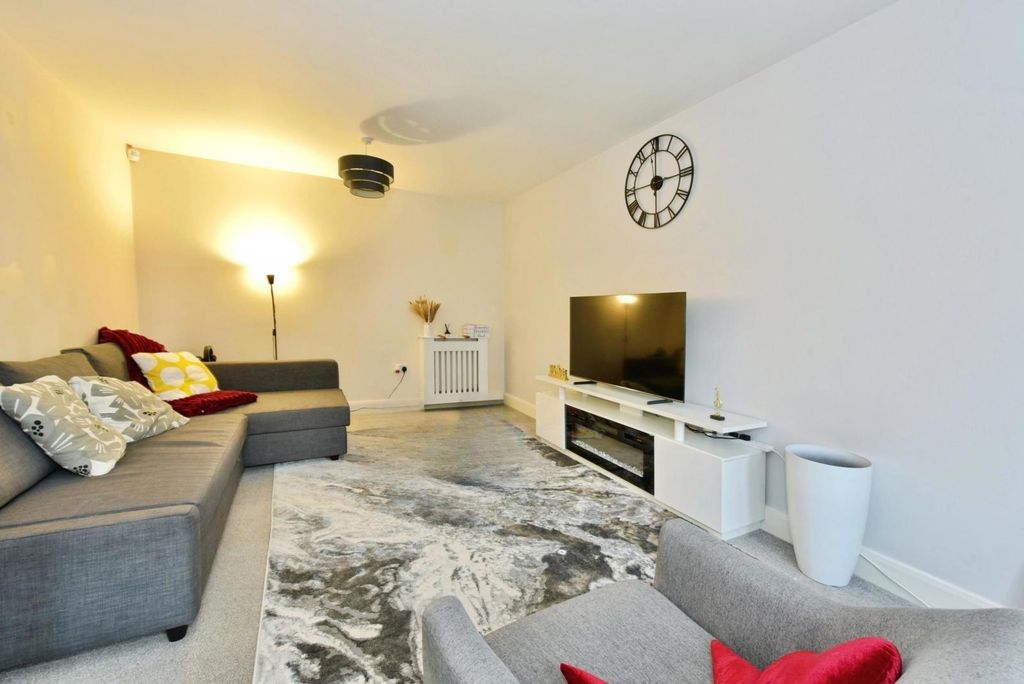 Property photo 3 of 13 Pbox-Img.Jpg