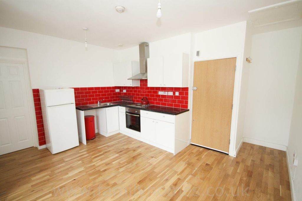 Property photo 2 of 5 Kicthen