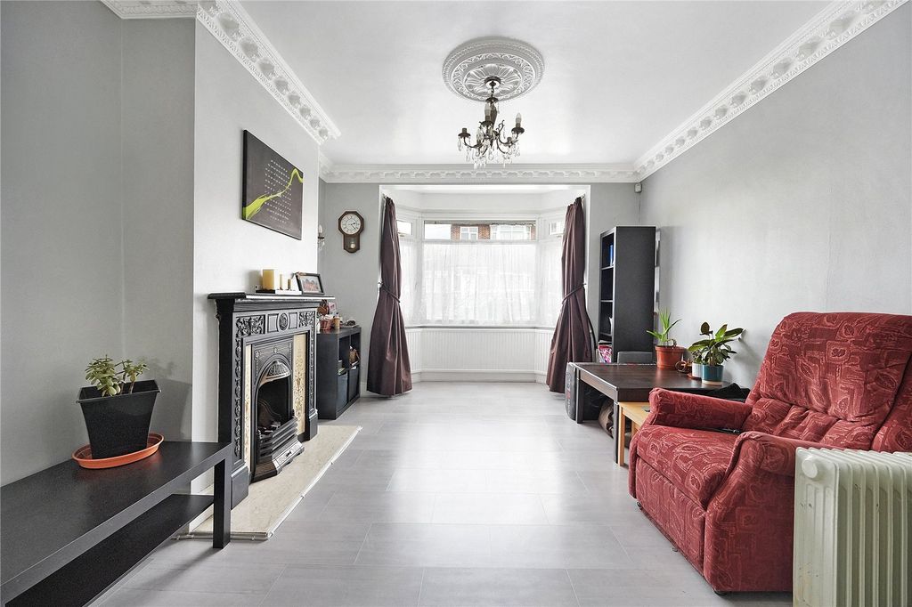 Property photo 3 of 19 Picture No. 24
