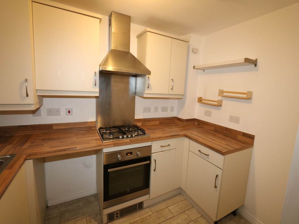 Property photo 2 of 7 Kitchen