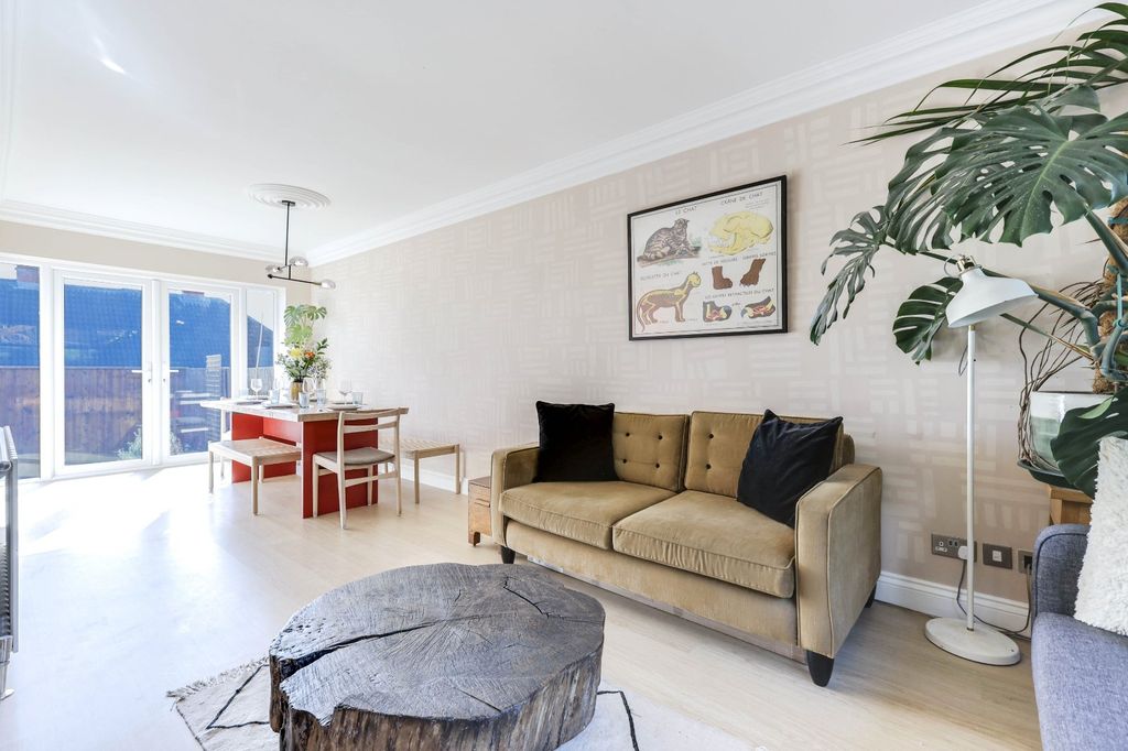 Property photo 3 of 21 Picture No. 06