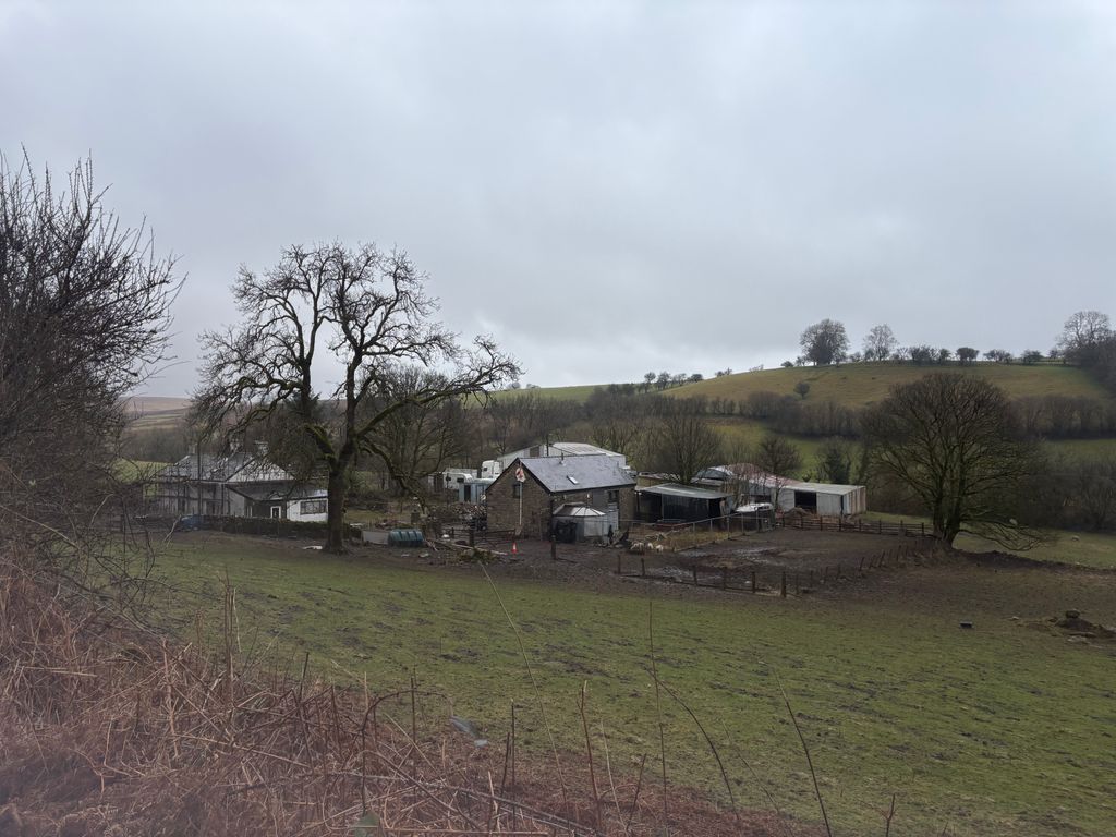 Property photo 2 of 8