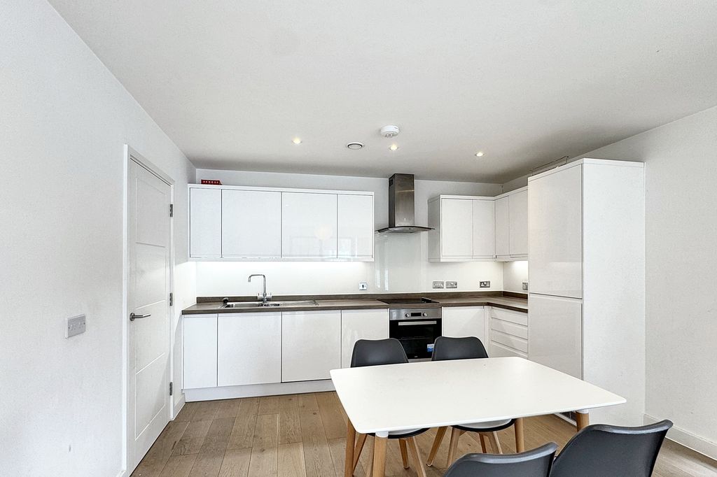 Property photo 2 of 11 Img_8020