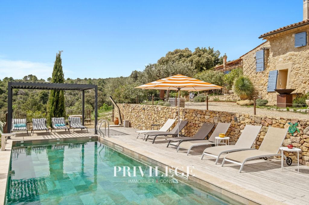 Property photo 2 of 40