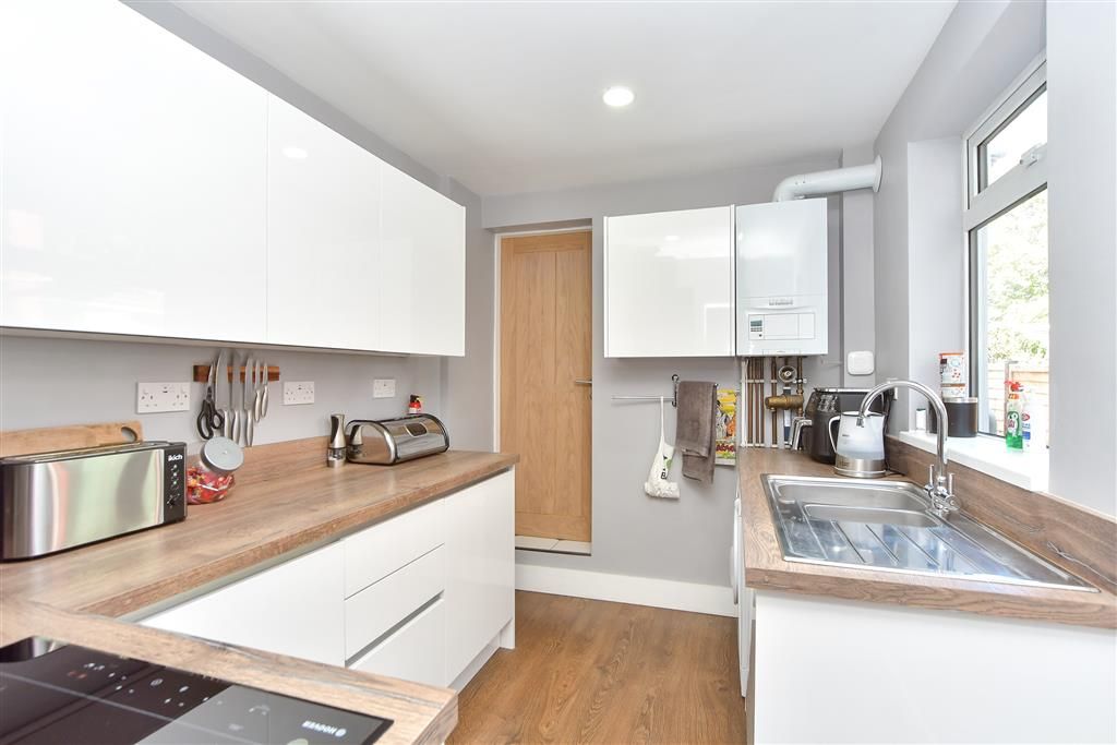 Property photo 2 of 8 Kitchen
