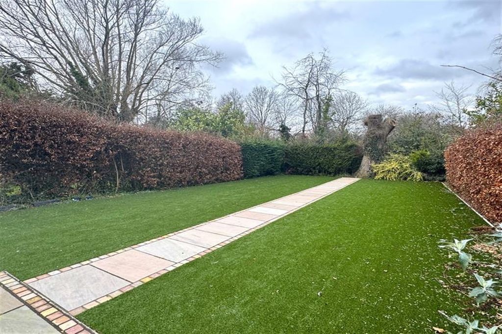 Property photo 2 of 15 (Main)