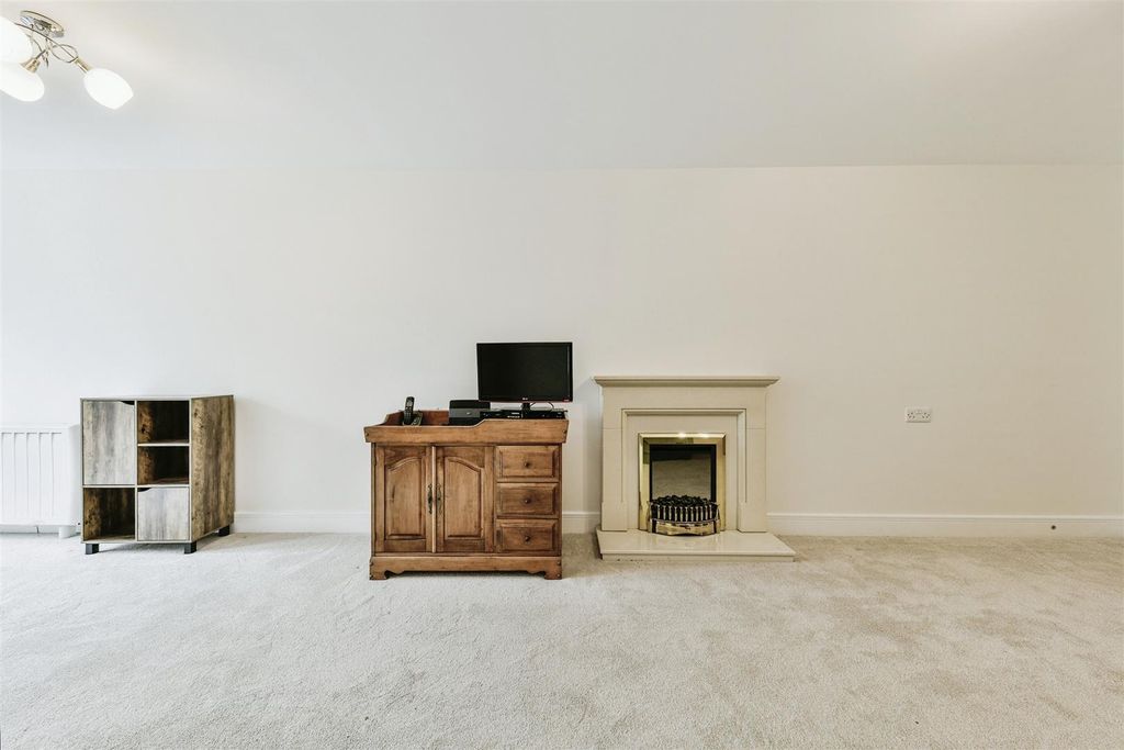Property photo 3 of 30 33Bc95F5-E31B-ee11-8F6c-6045Bdd0E669.Jpg