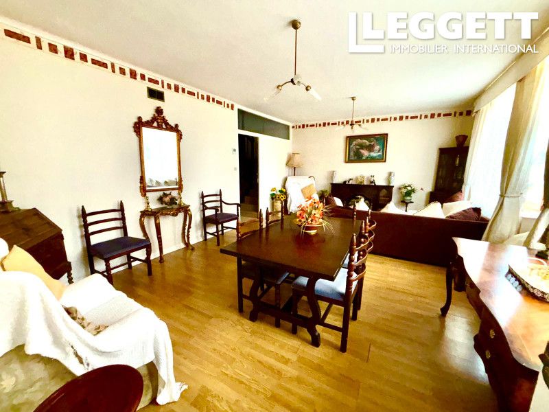 Property photo 3 of 10