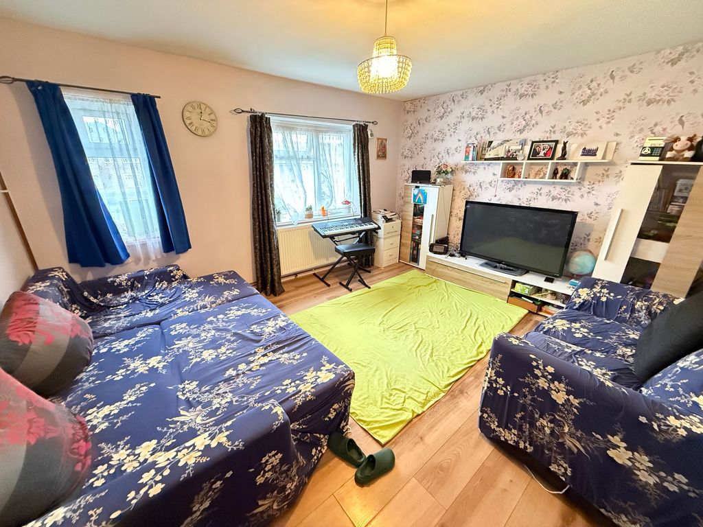 Property photo 2 of 6