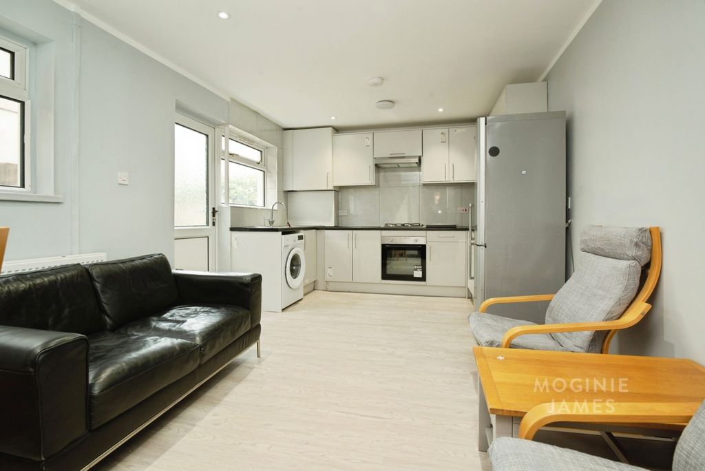 Property photo 1 of 10 Pbox-Img.Jpg