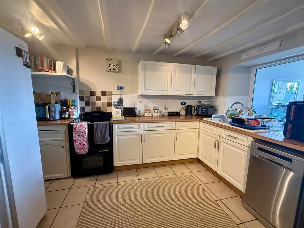 Property photo 2 of 29