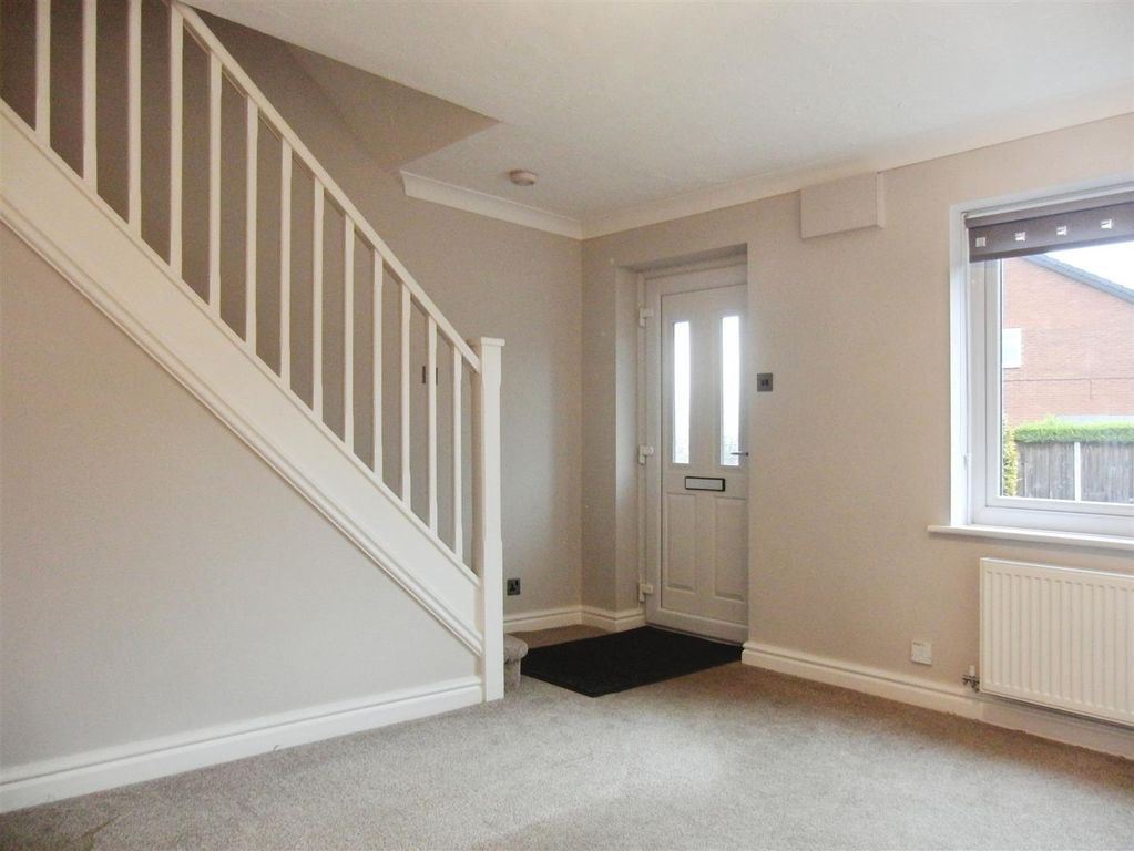 Property photo 2 of 11 Lounge