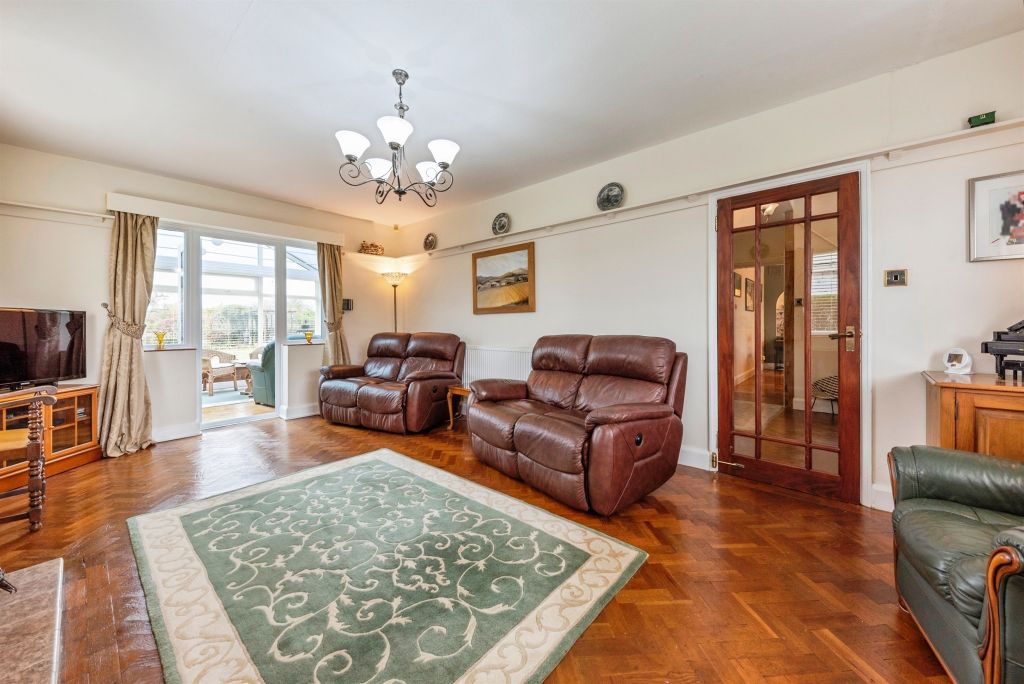 Property photo 3 of 28