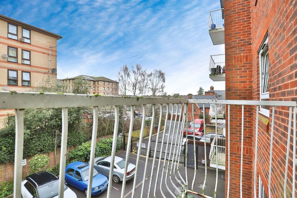 Property photo 3 of 18 Pbox-Img.Jpg