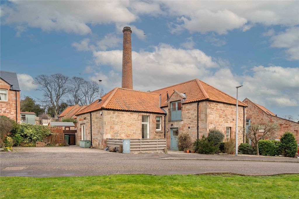 Property photo 1 of 26 11 Temple Mains