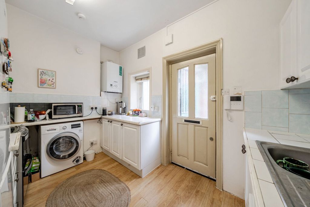 Property photo 3 of 14 Picture No. 15