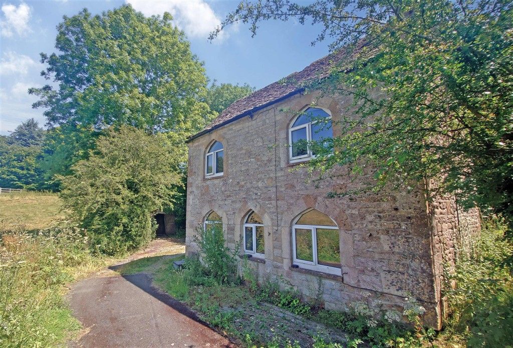 Property photo 1 of 12