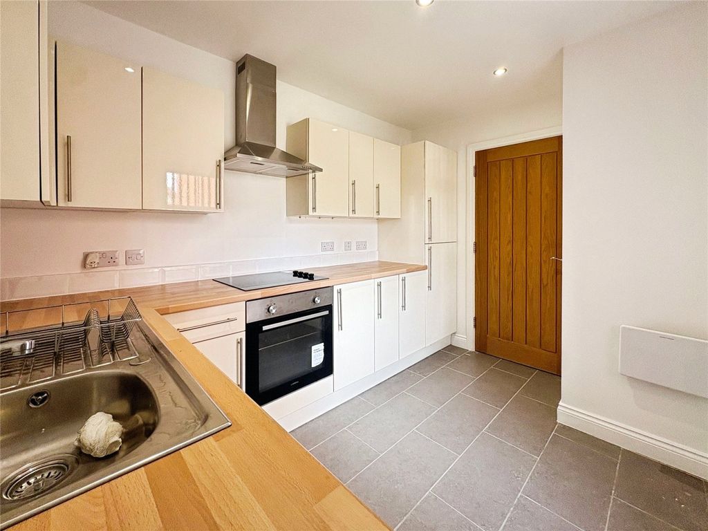 Property photo 3 of 12 Kitchen No. 03
