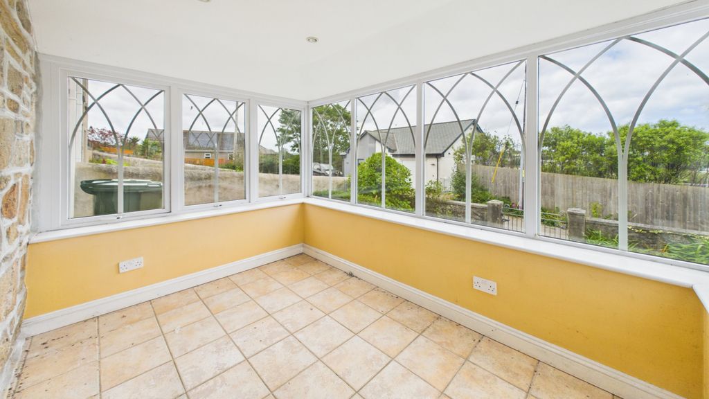 Property photo 2 of 19 Gallery