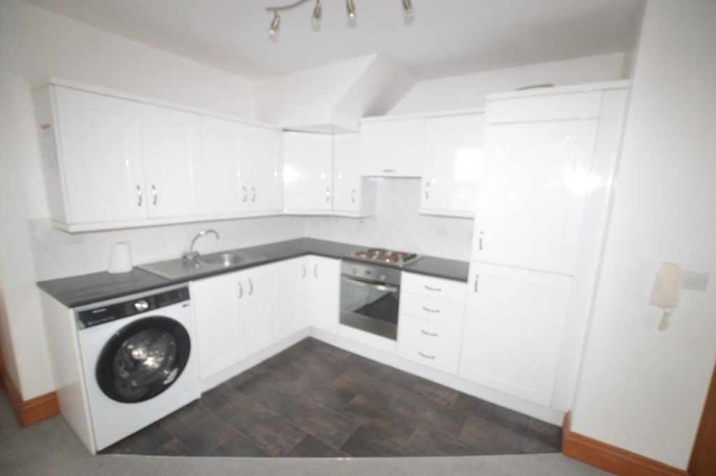 Property photo 3 of 8 Dsc_0056 (Medium).Jpg