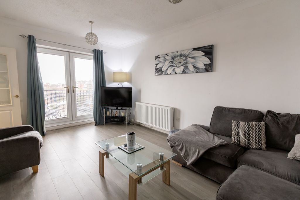 Property photo 2 of 13 Ewemove-9