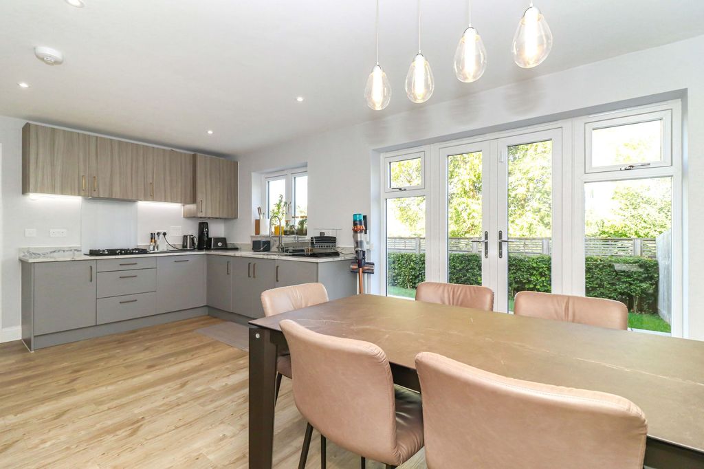 Property photo 3 of 29