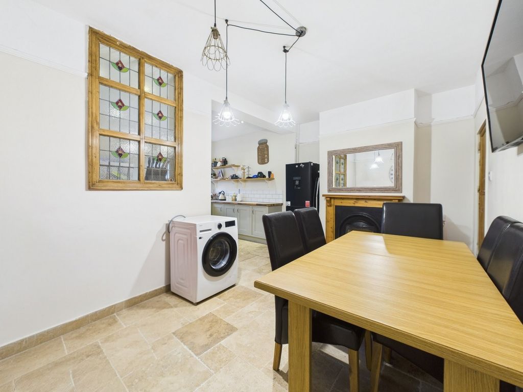 Property photo 3 of 11 Chestnut Road