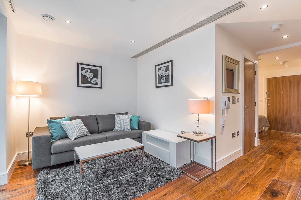 Property photo 3 of 10 Photo 5