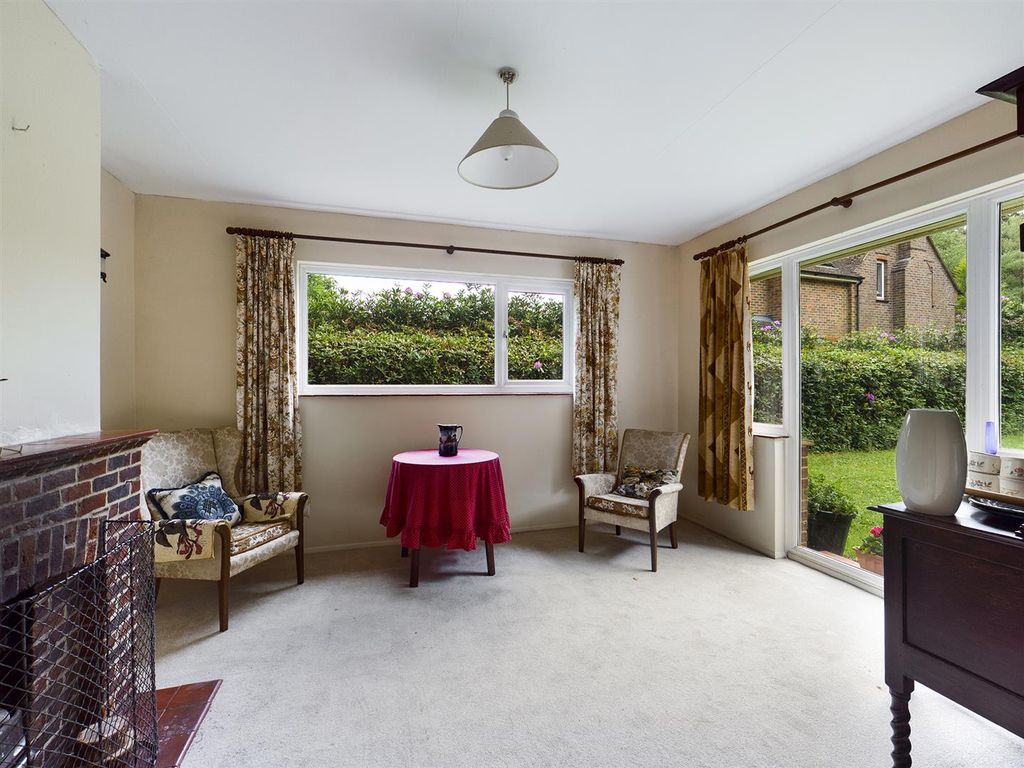 Property photo 3 of 17 Sitting Room