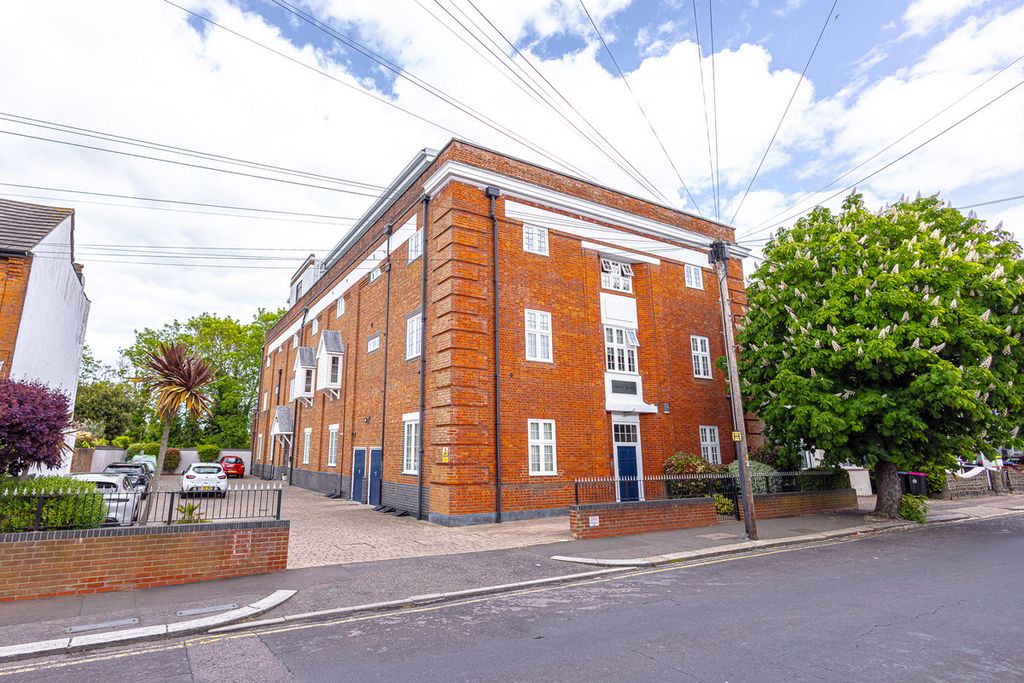Property photo 1 of 23