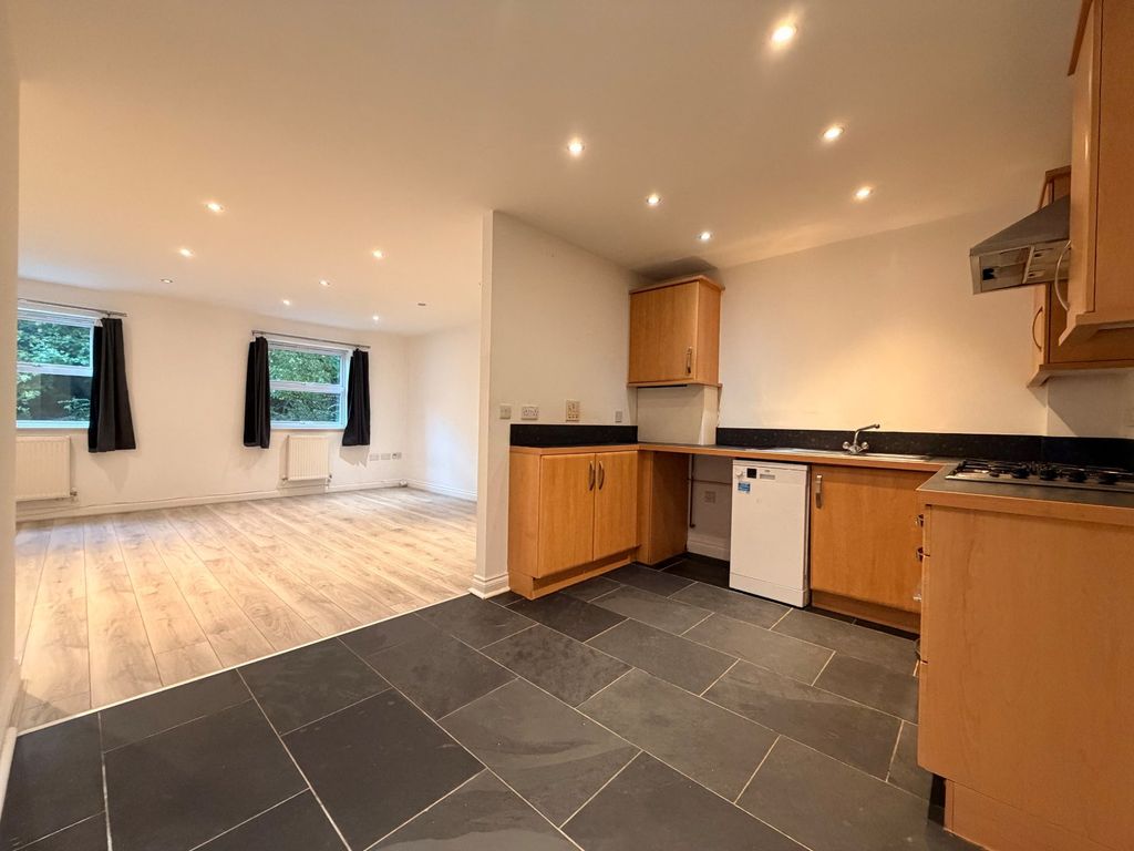 Property photo 3 of 14 Kitchen