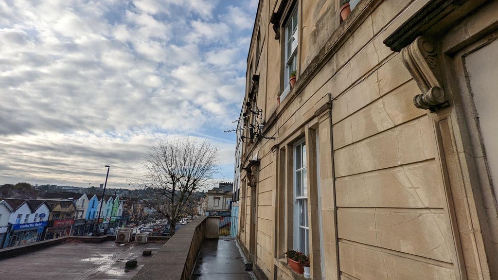 Property photo 1 of 6