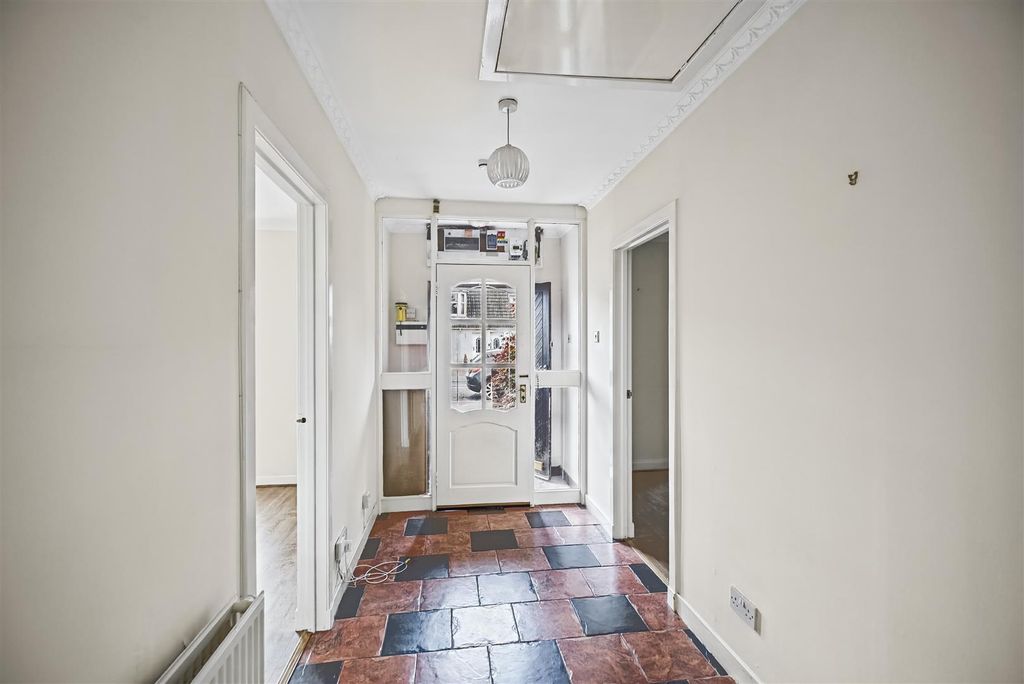 Property photo 3 of 20 Lockhart Street-3.Jpg