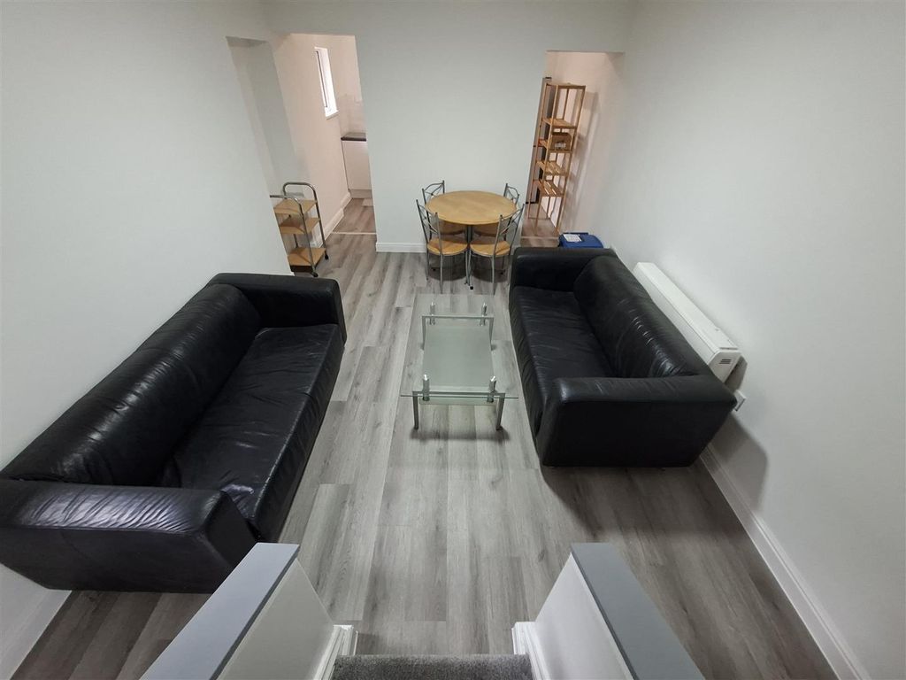 Property photo 2 of 8 20251031_110306.Jpg