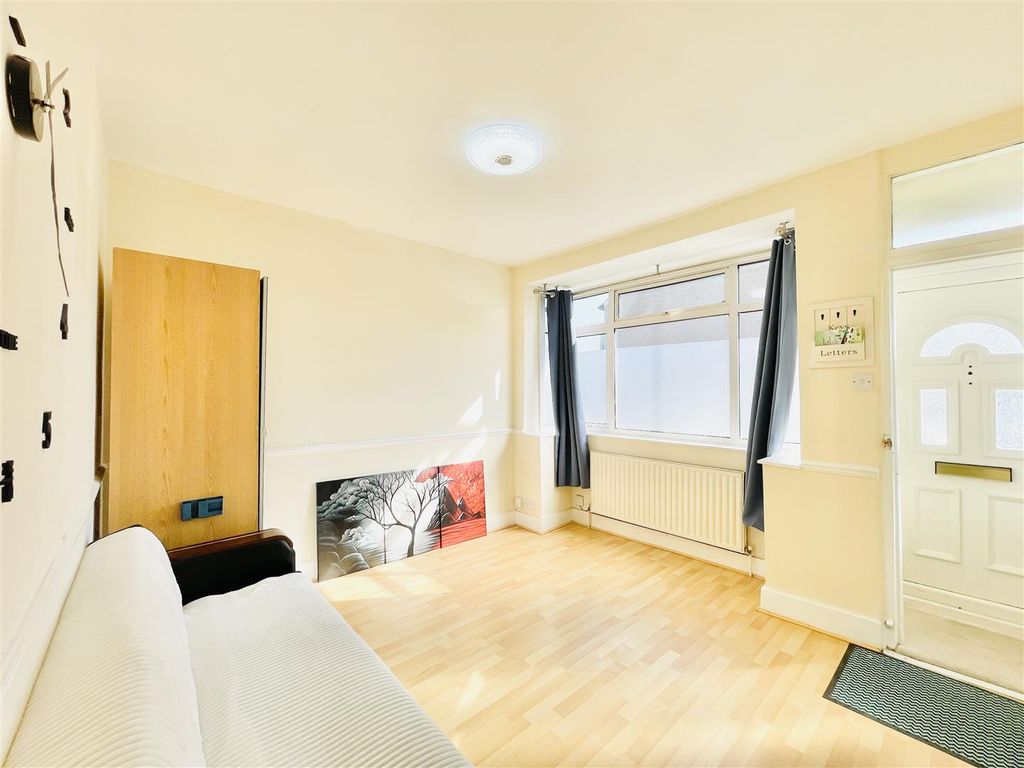 Property photo 2 of 10 Lounge 2.Jpg
