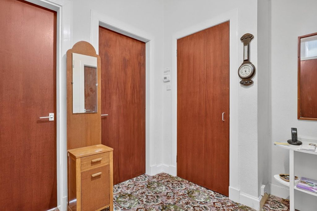 Property photo 3 of 22 5 Allanpark Terrace, Largs _011.Jpg