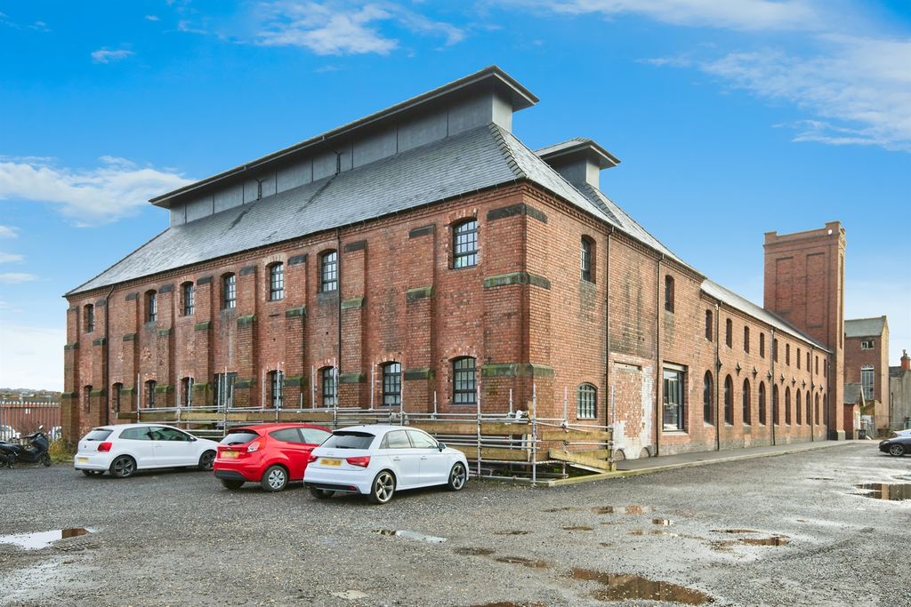 Property photo 2 of 16