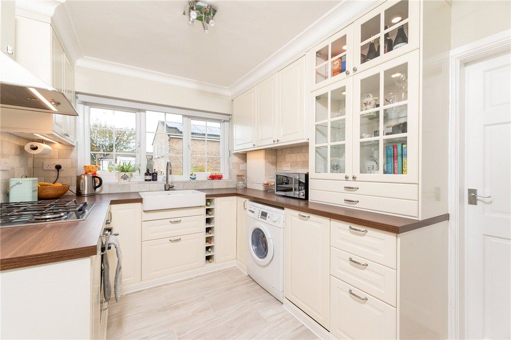 Property photo 3 of 26 Kitchen