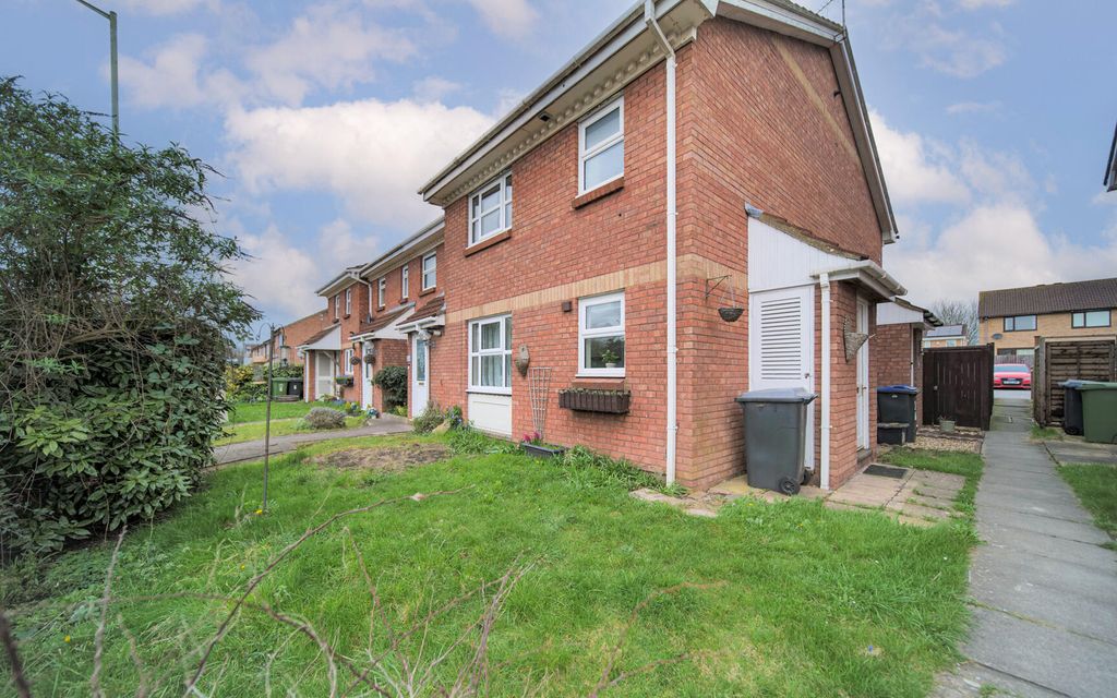 Property photo 1 of 7 Front (Exterior)